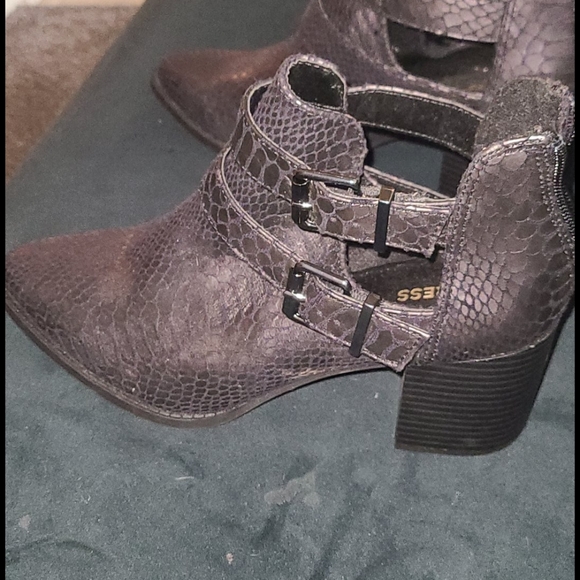 Snakeprint Booties - Picture 1 of 1